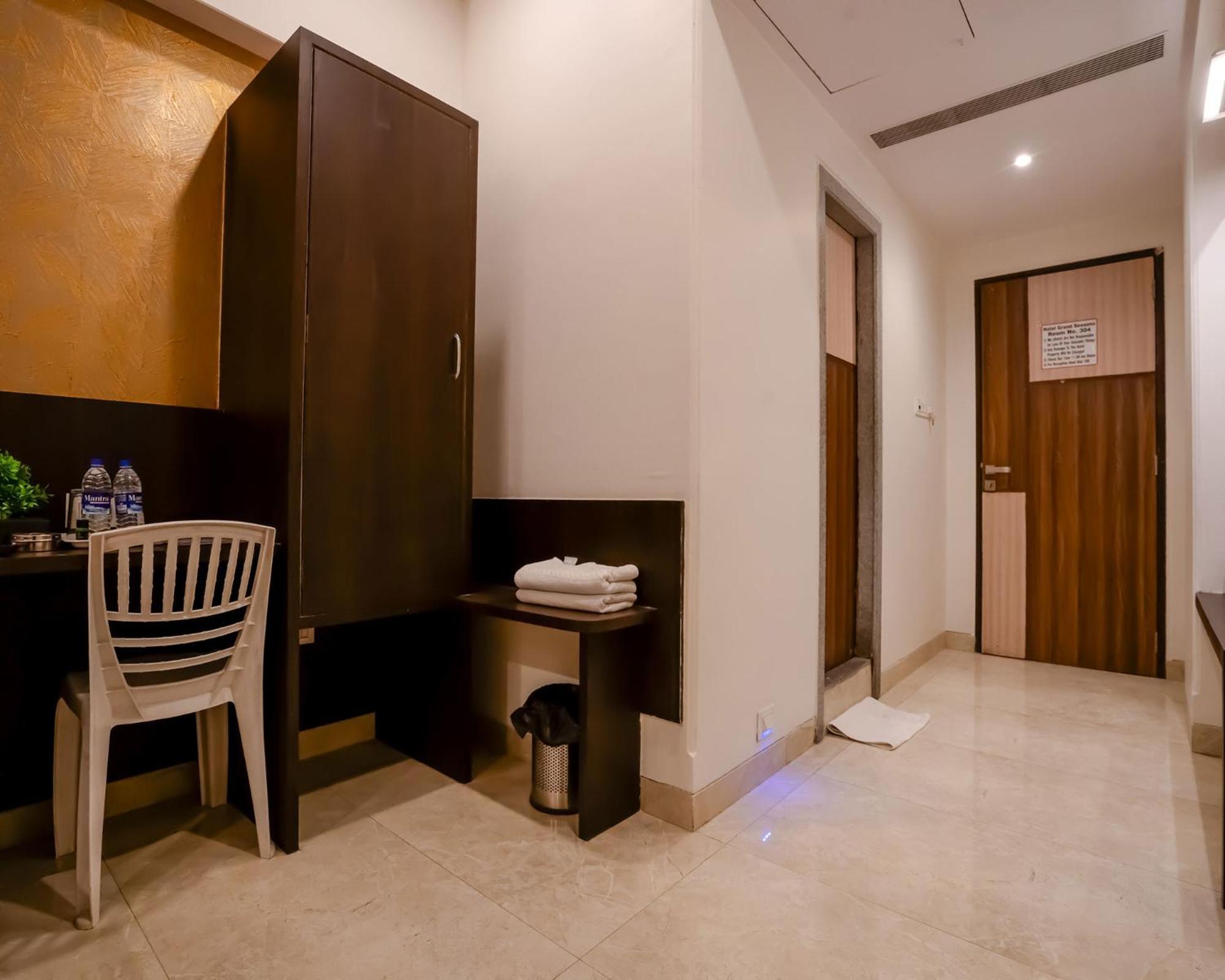 Hotel Grand Seasons- Navi Mumbai Ngoại thất bức ảnh