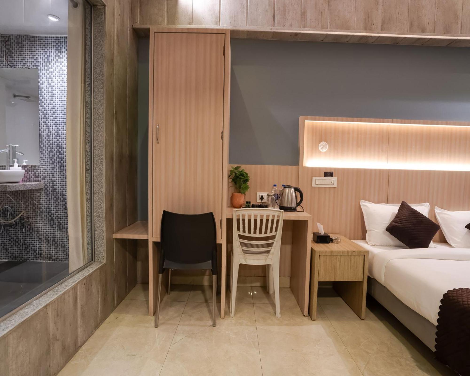 Hotel Grand Seasons- Navi Mumbai Ngoại thất bức ảnh