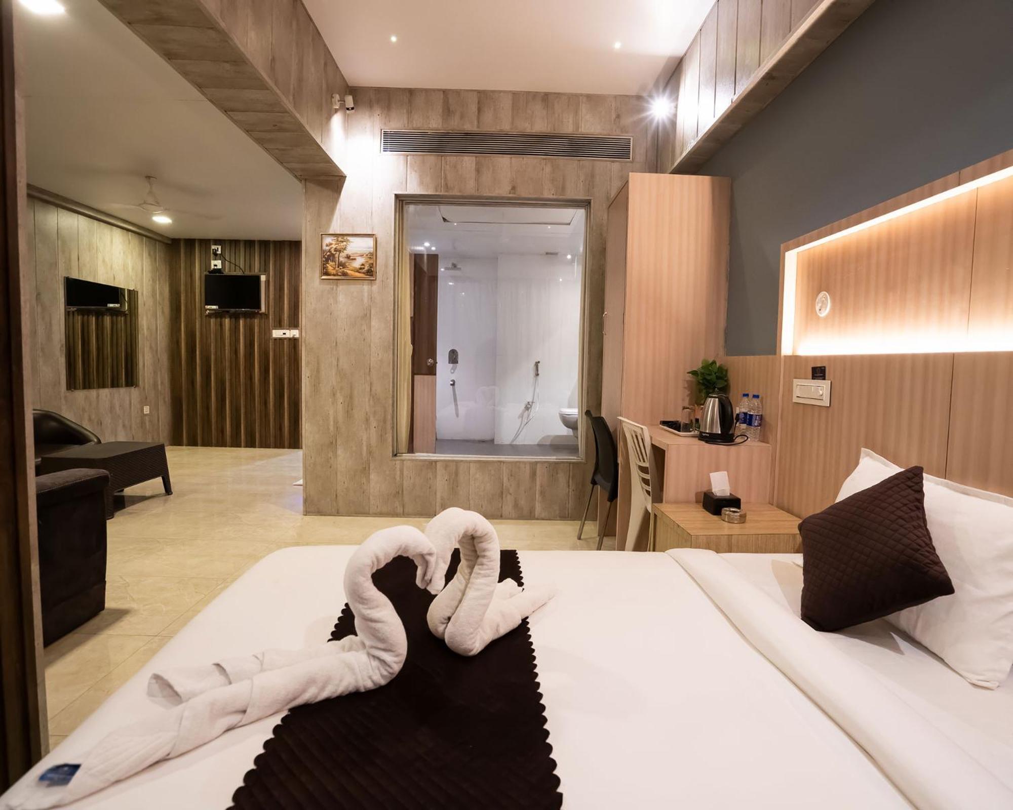 Hotel Grand Seasons- Navi Mumbai Ngoại thất bức ảnh